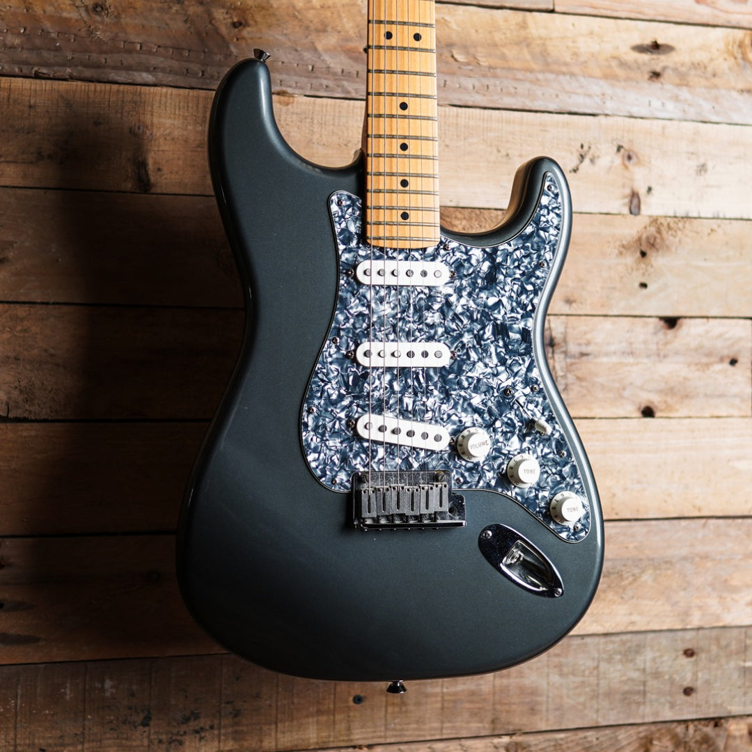 2006 Fender USA Standard Stratocaster in Charcoal Frost Metallic