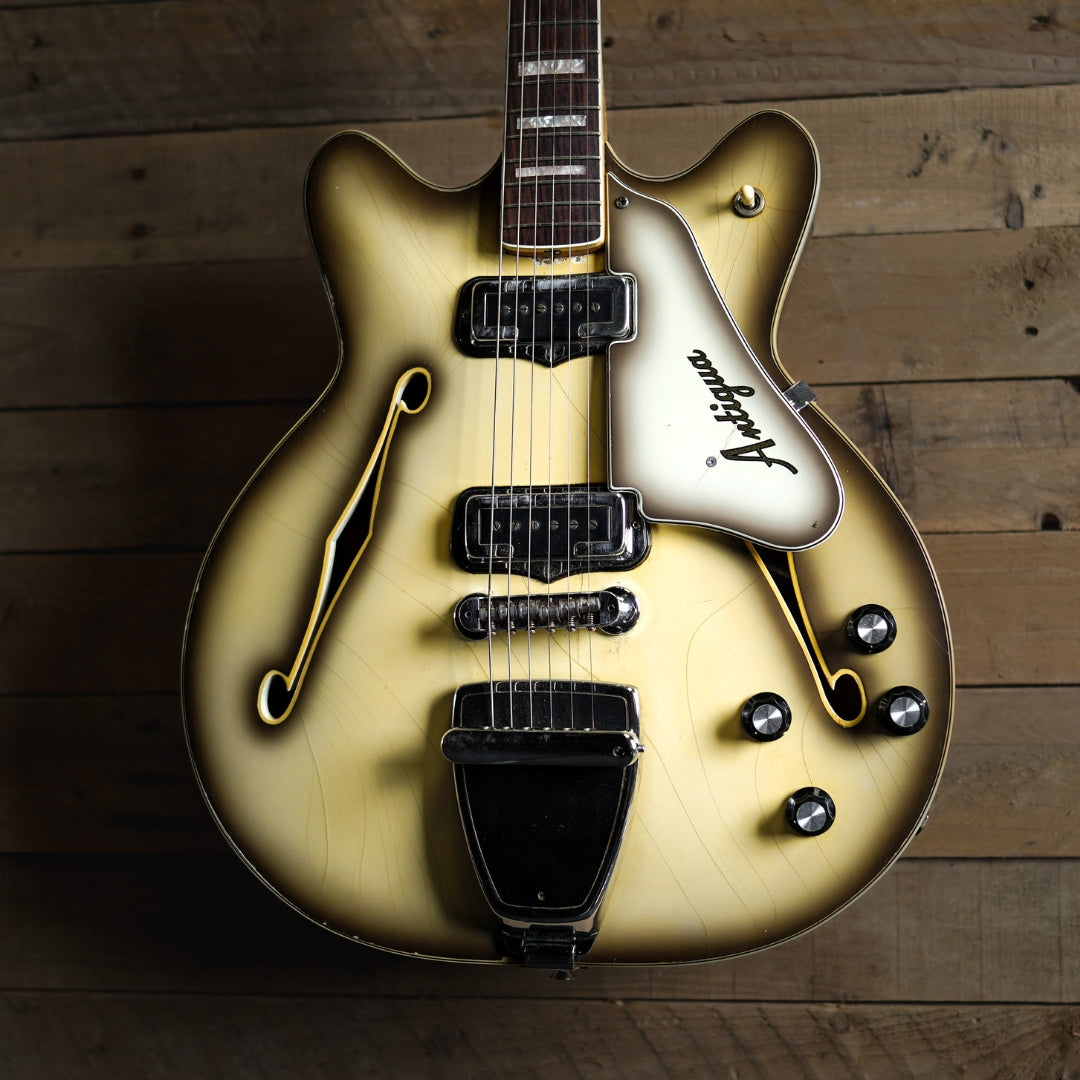 1967 Fender Coronado II in Antigua