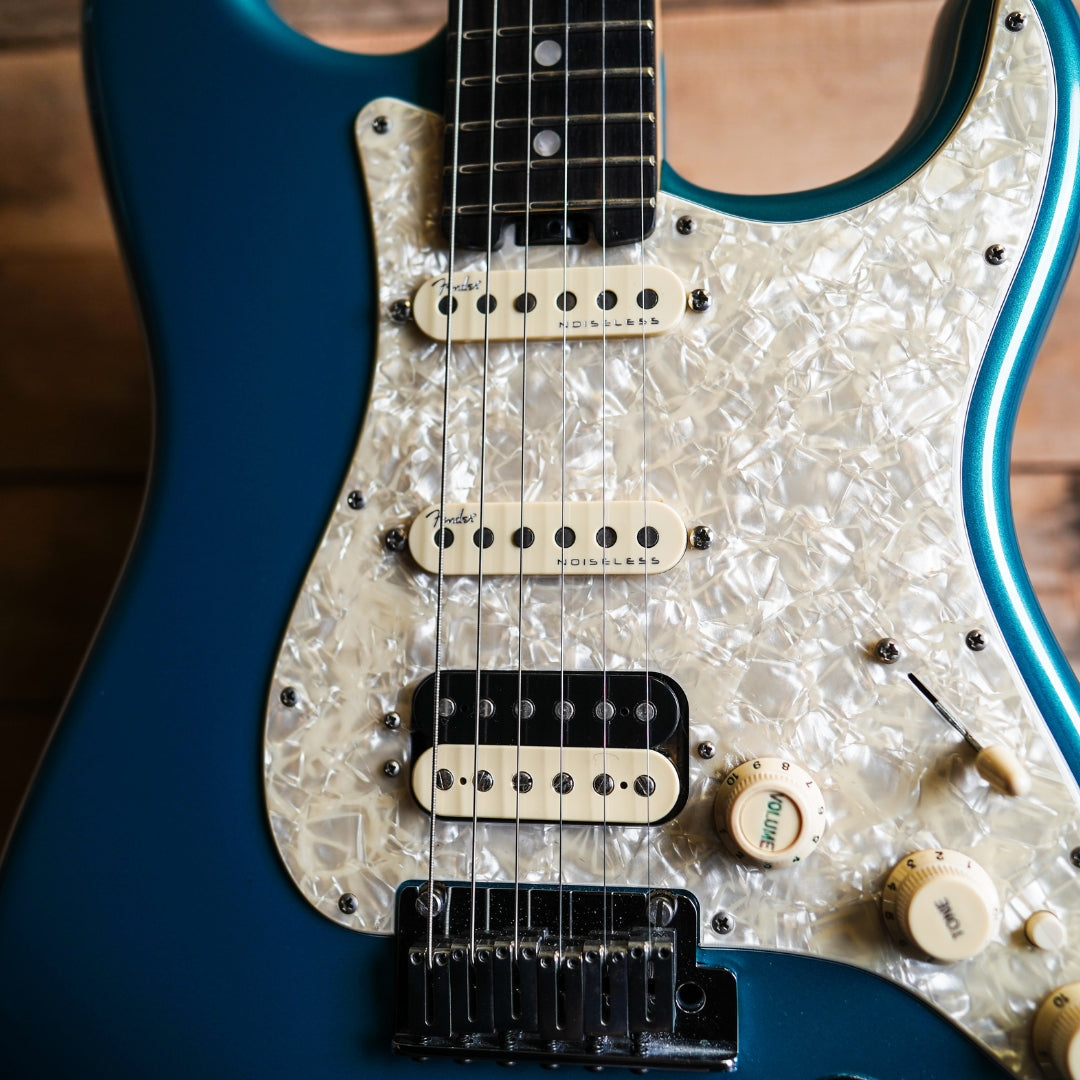 Fender American Elite HSS Stratocaster in Ocean Turquoise