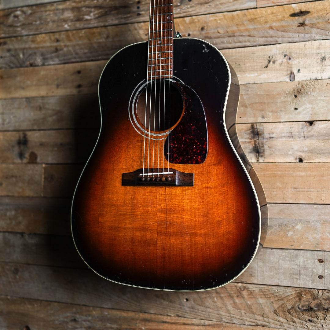 Gibson J-45 in Vintage Sunburst