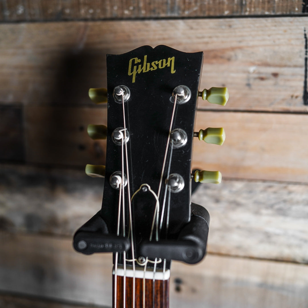 Gibson J-45 in Vintage Sunburst