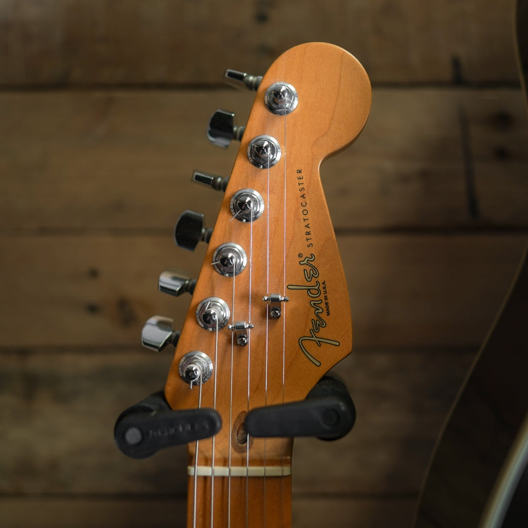 Fender American Roadhouse Stratocaster in 3-Tone Sunburst