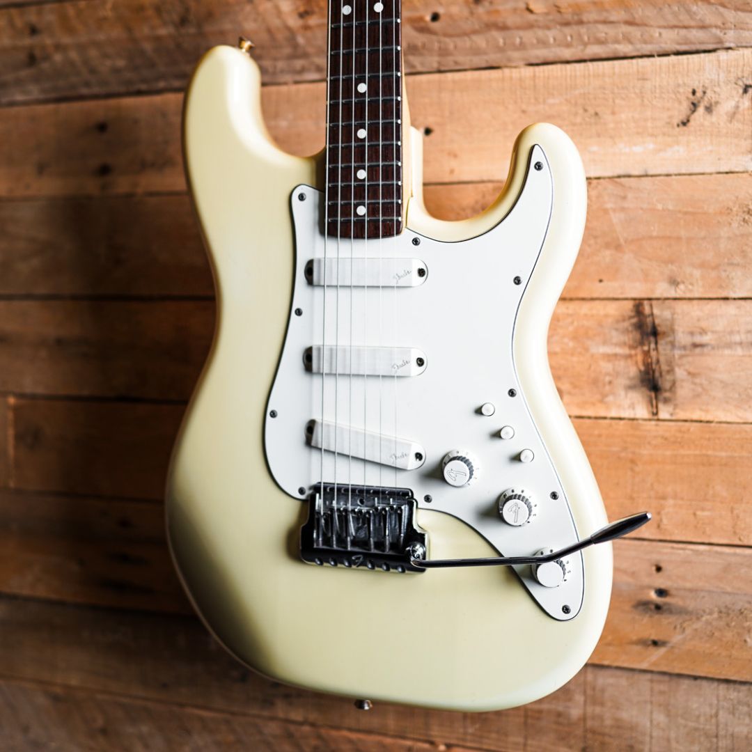 1983 Fender Elite Stratocaster Arctic White – Fat Bottom Guitars