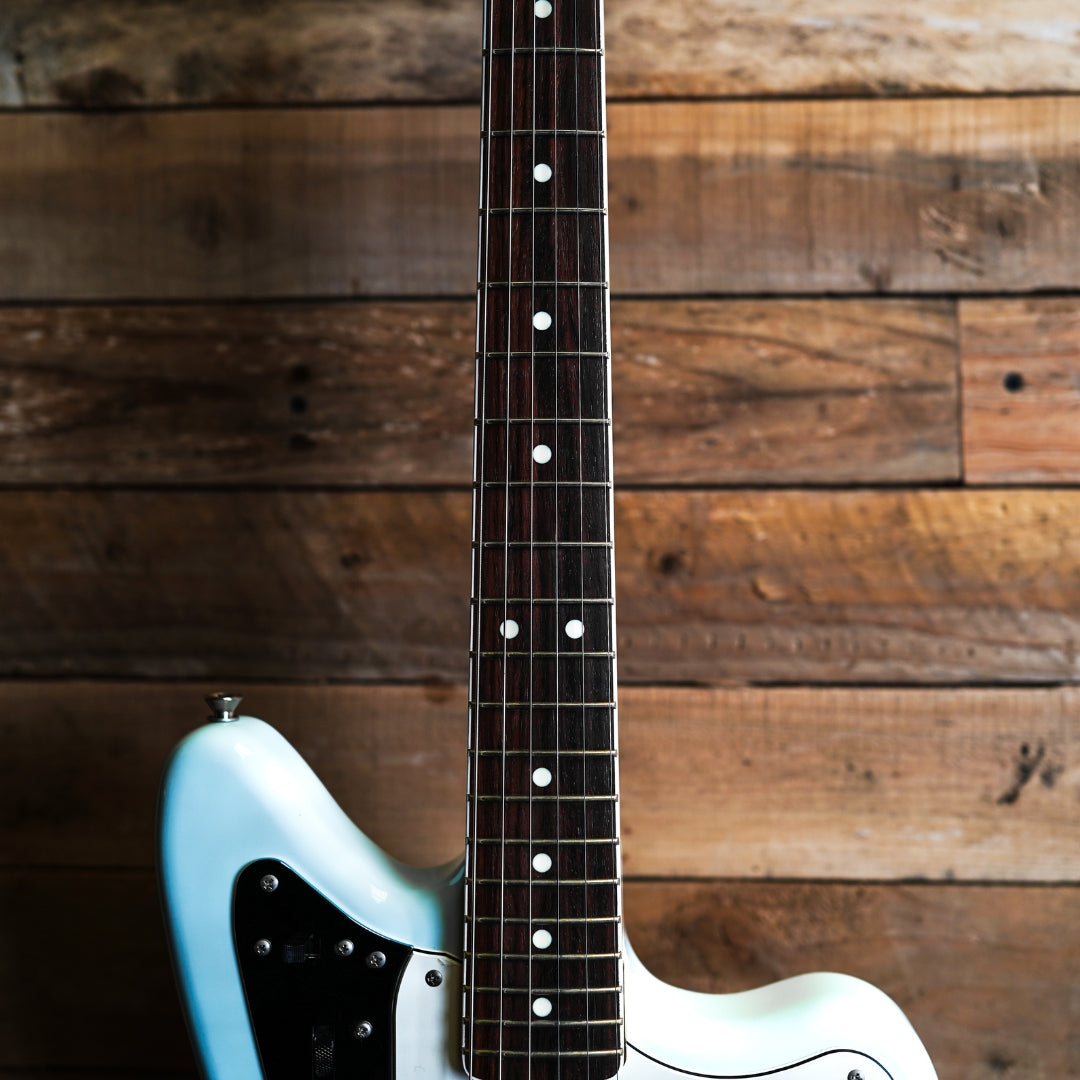 Fender FSR Made in Japan Traditional '60s Jaguar in Sonic Blue