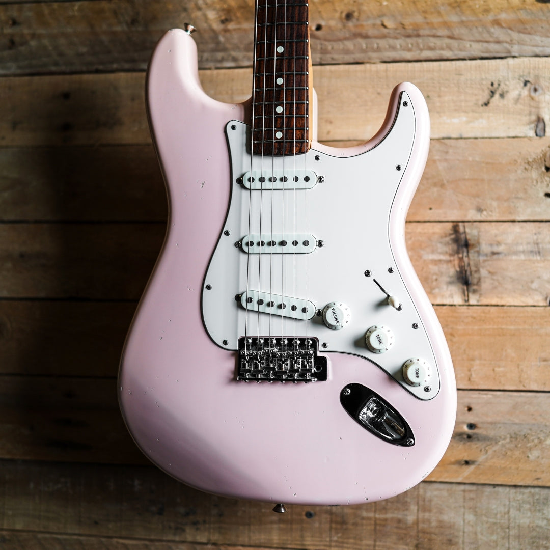 Fender Classic Series '70s Stratocaster - Faded Shell Pink Relic Nitro Refinish & Upgraded Pickups