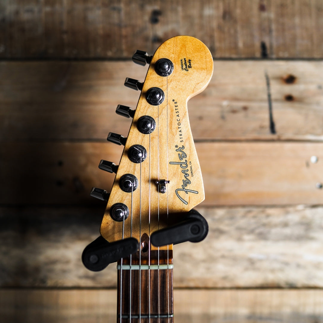 Fender American Professional Stratocaster in Candy Apple Red