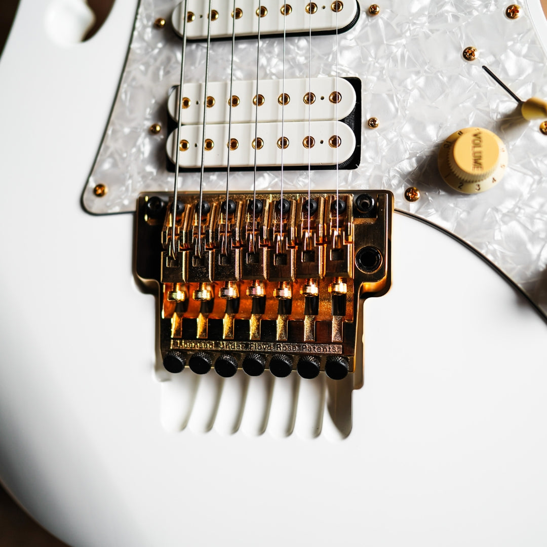 Ibanez Prestige JEM7V7 Steve Vai Signature 7弦ギター（ホワイト