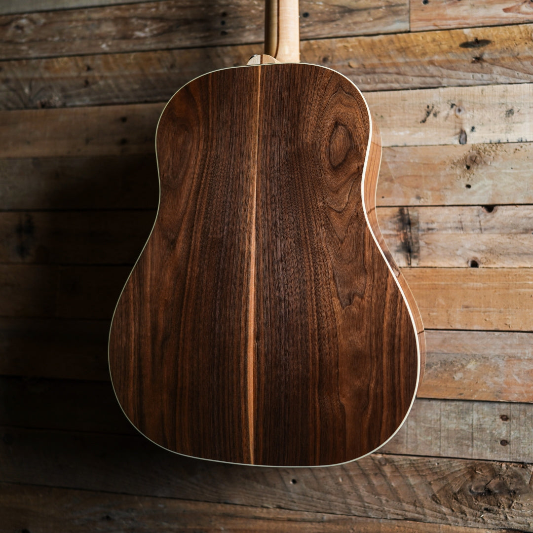 Gibson J-15 Standard Walnut in Antique Natural