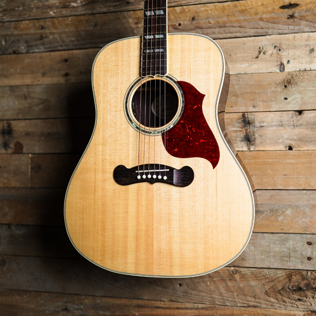 Gibson Songwriter in Antique Natural