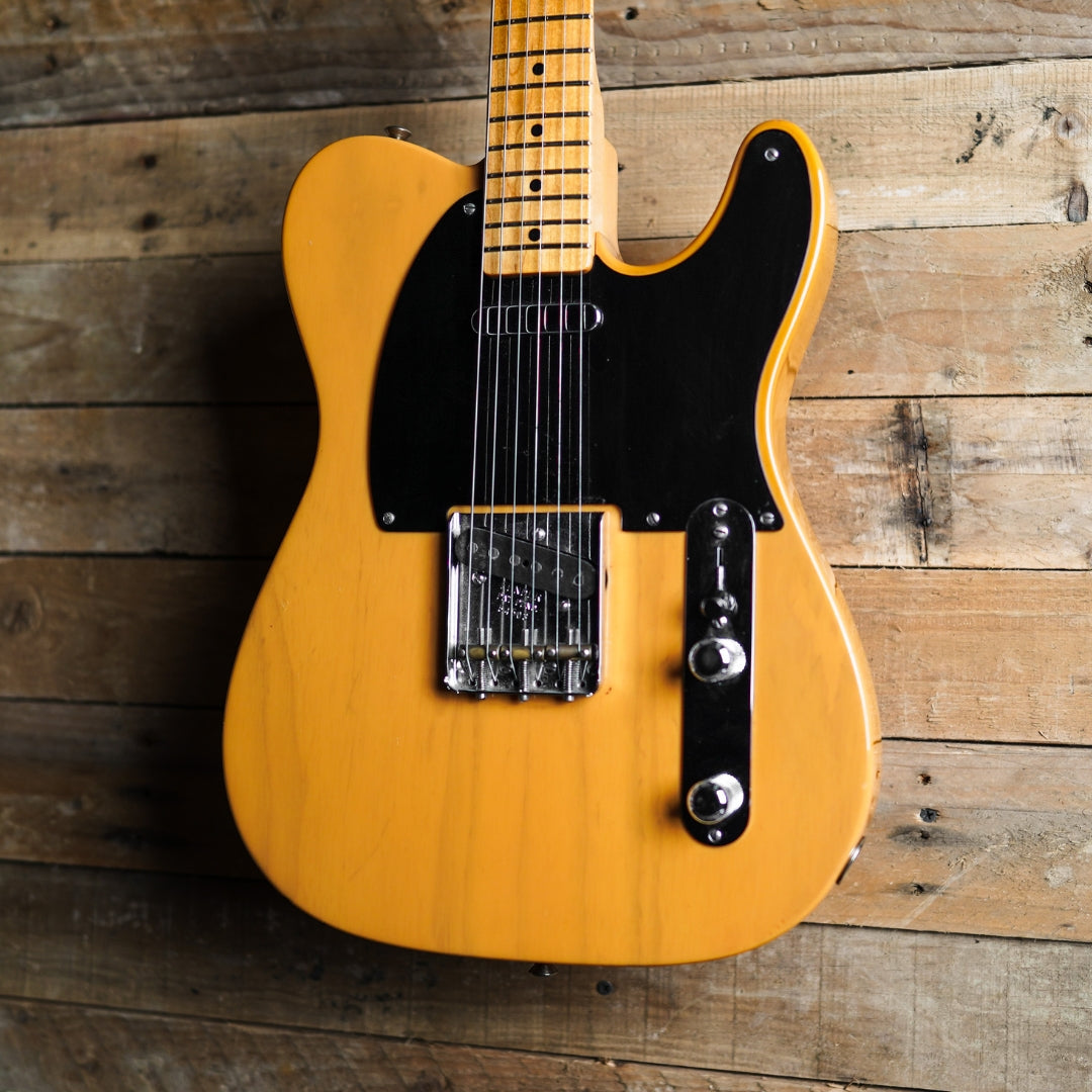 Fender American Vintage '52 Telecaster in Butterscotch Blonde