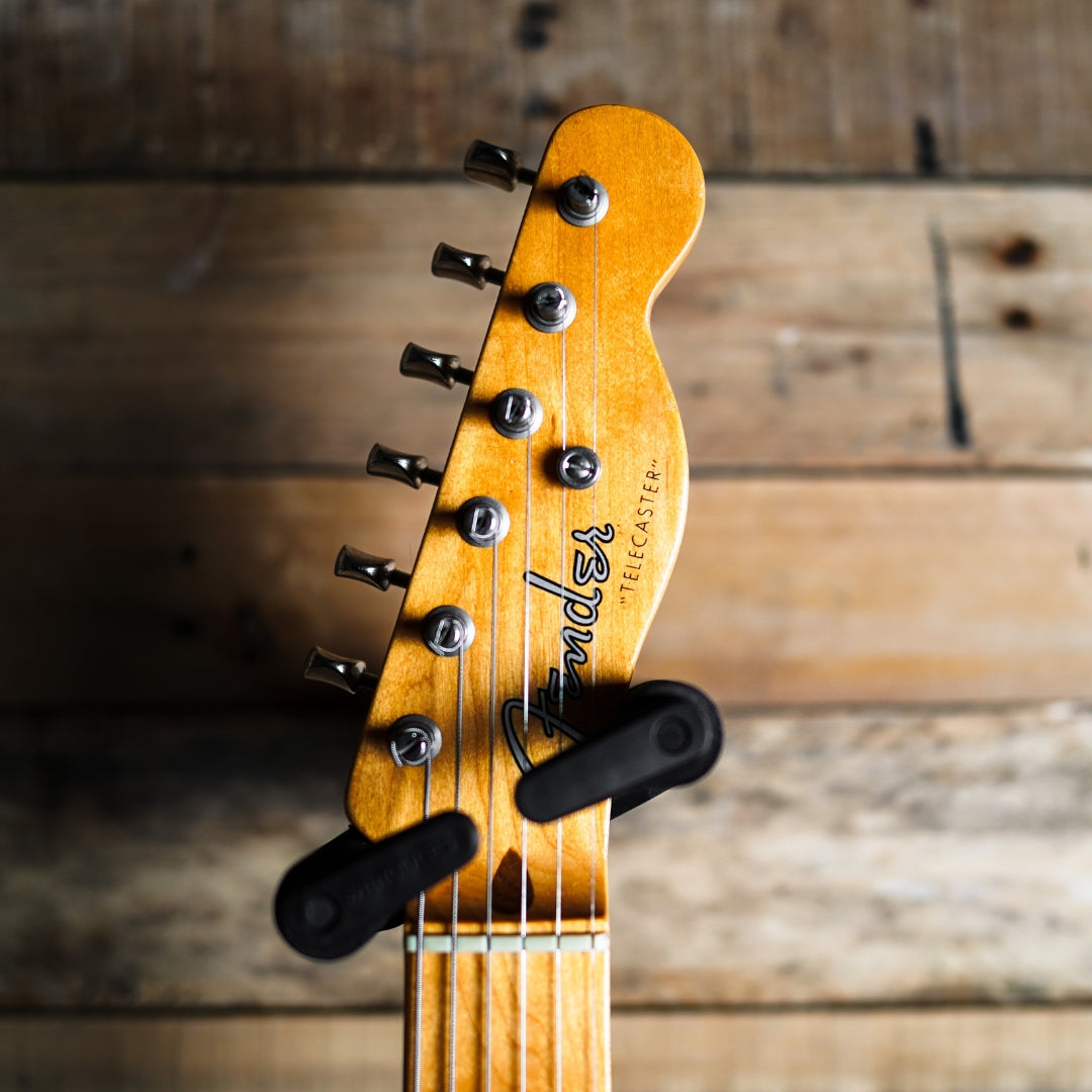 Fender American Vintage '52 Telecaster in Butterscotch Blonde