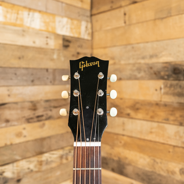 Gibson J-45 Standard in Vintage Sunburst